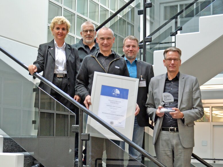 HEWI group photo - Seal of quality Group photo HEWI seal of quality