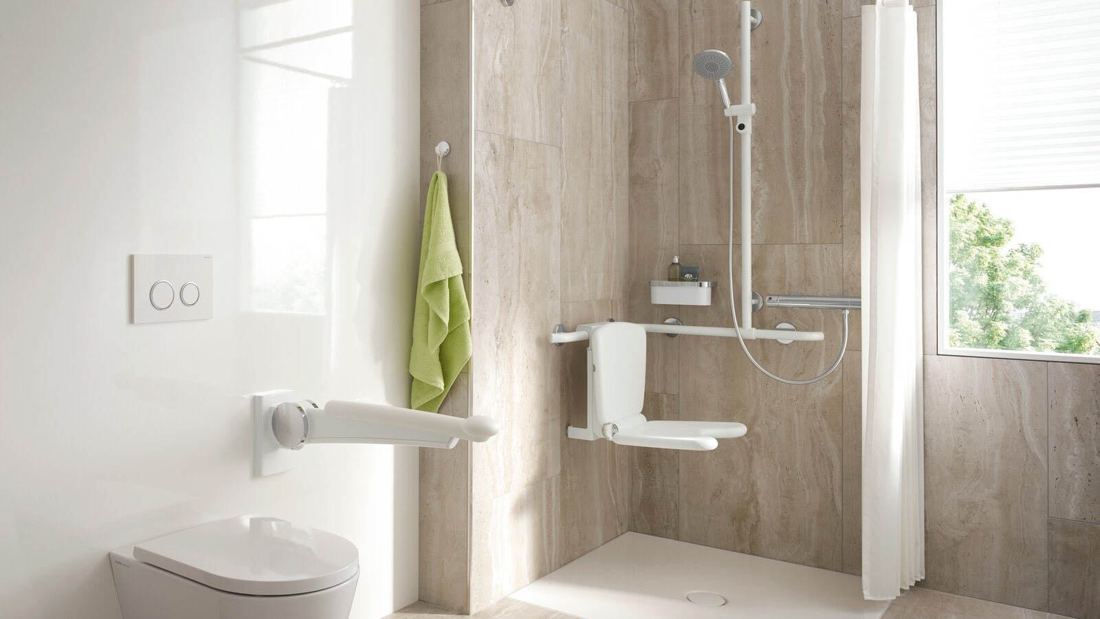 Barrièrevrije badkamer HEWI Lifesystem Wit Barrièrevrije badkamer met douche en toilet Serie 802