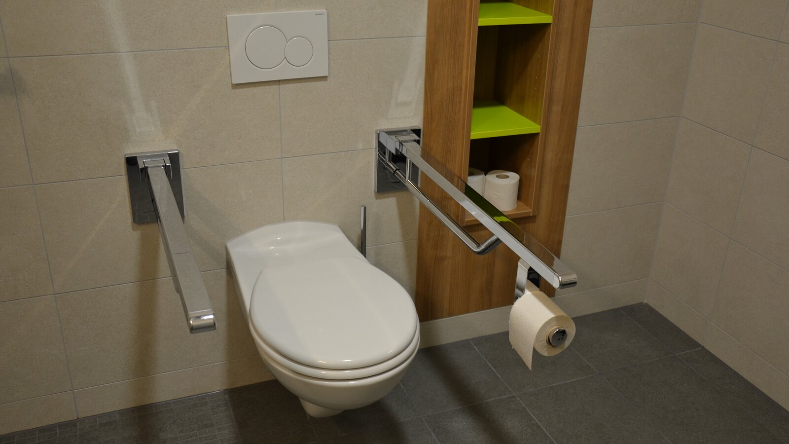 Hospice Juliusspital in Würzburg Toilet uitgerust met inklapbare steungrepen