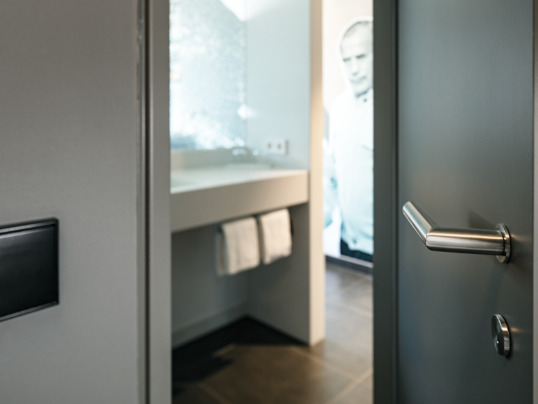H4 Hôtel à Mönchengladbach Béquille de porte Système 162 Acier inoxydable